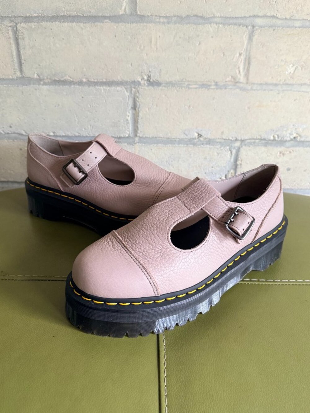Dr. Martens Bethan taupe leather size US W 11 / US M 10 / UK 9 like new